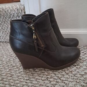 UGG Ankle Wedges Boots Meredith Women's 7 Leather Sheepskin Lined Classic